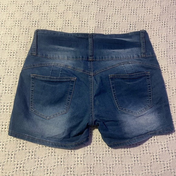 Shorts, jean, 5 pair, various brands. GoGoStar, Vince Blue, Dollhouse, Levi’s. - Picture 6 of 16